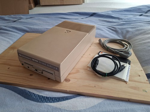 Commodore floppy vc1570 - commodore,