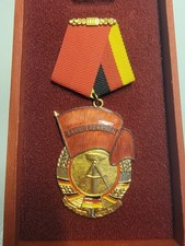 DDR Medaille Orden Banner der