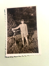 Foto--Junge -Jugend---Fahrrad--Vintage Mode-