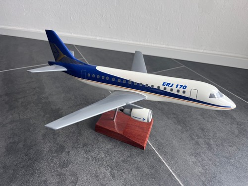 Flugzeugmodell 100 embraer - 1:100,