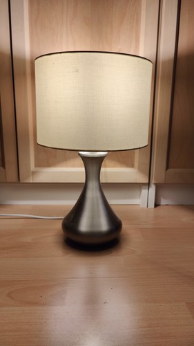 Nachttischlampe - x,