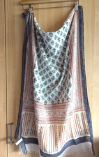 Schönes großes Tuch