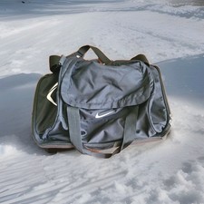 NIKE Sporttasche mit Doppelboden Schwarz (#0825)