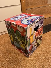 Hocker Papphocker REMEMBER 200kg belastbar Design Graffiti 44x32x32 cm