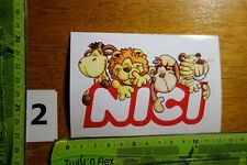 Alter Aufkleber Baby Kind Puppe Teddybär Spielzeug Kleidung NICI (B)