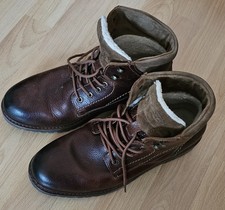 AM Deichmann gefütterte