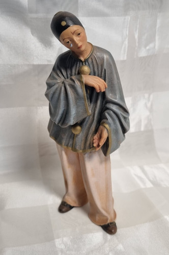 Schöne ältere holzfigur des - ältere,