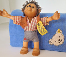 steiff 7627/12 - "Macki" Igel Junge Mecki 12cm Shorts Hemd + Weste 1968-1990 KF