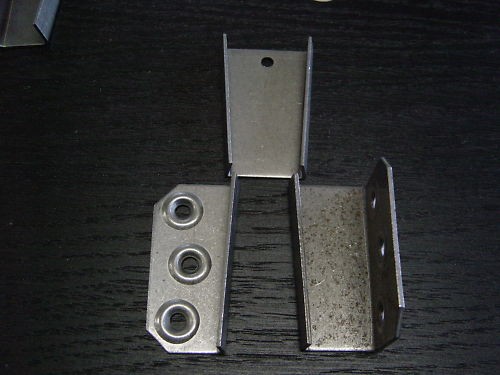 Schrankverbinder--Keilbeschlag
