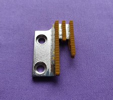 GUMMIFUTTERHUND PASST