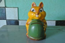 Volksbank Raiffeisenbank Spardose Eichhörnchen mit Nuss Vintage