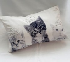Dekokissen, weiß, Katzen,  Katzenbabies, Kitten, Glitzer, Krönchen, 45 x 27 cm