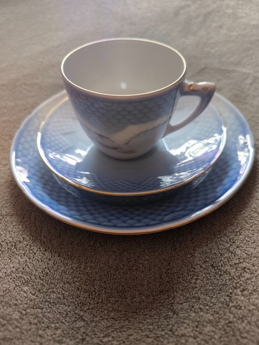 Bing gröndahl blaue - """,