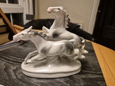 2 Pferde -  Porzellan Figur von Carl Scheidig. Beschädigt 