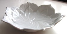 Anbietschale in Blütenform *