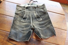 Schöne alte kurze sämisch gegerbte Elch-Lederhose, eine ~ H48