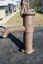 Alte Schwengelpumpe Gusseisen