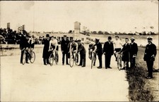 Foto Ak Radrennfahrer auf