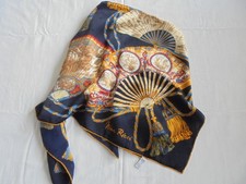 tolles Nina Ricci Seidentuch