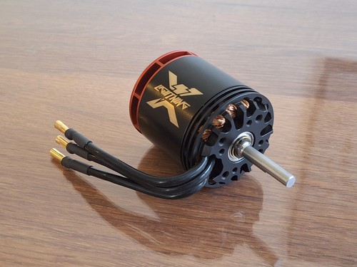 Xnova lightning 4025 560kv - lightning,