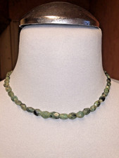 Smaragdkette facettiert, opak, Oliven im Verlauf, 46 cm