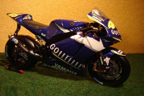 Yamaha yzr v - 1:12,
