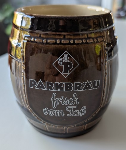 Brauner parkbräu krug frisch - parkbräu,