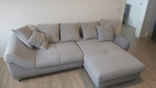 Graues Ecksofa/Eckgarnitur mit Kissen (VB)