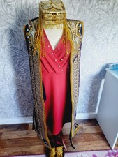 Usbekische Hochzeitanzug