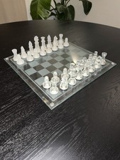 Designer-Schachspiel aus Glas