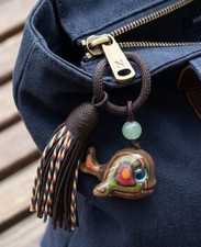 Anhänger aus Regenbogen Holz