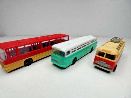Ikarus 66 und - ,,