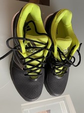 Sportschuhe von Adidas