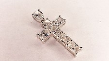 Kreuz Anhänger 1.44ct EF/VVS