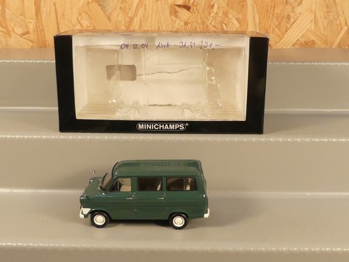Minichamps 4400082210 - minichamps, 1:43