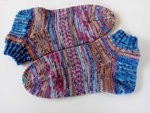 Selbstgestrickte socken aus - selbstgestrickte,