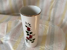 Edle Blumenvase, Rosenmotiv