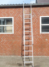 1x Alu Stufenanlegeleite mit Geländer Anlegeleiter Leiter ex Bundeswehr (L)