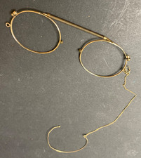 Alter Kneifer  unverglast, Klemmfeder, Kette mit Ohrbügel