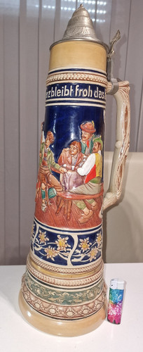 Alter bierkrug mit - –,