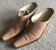 Spitze Leder Mules  hinten