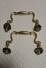 2 Antik  Schubladen/Schrankgriffe  mit dazu geh. Schrauben