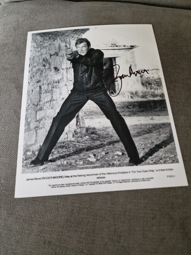Roger moore autogramm signiert - roger,