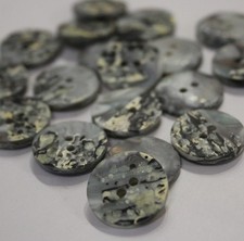 18 grün-schwarz-weiße