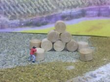 1221 - 10 Strohballen Heuballen natur weiß grün quaderform natur Spur N 1:220