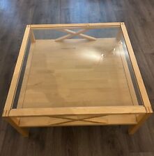 Quadratischer Couchtisch Hülsta Now Massivholz mit Glasplatte