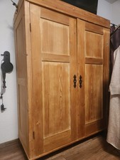 Alter Kleiderschrank, Massivholz,zum Restaurierung, ca.100Jahre alt.
