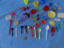 Puppengeschirr Konvolut 1 aus Kunststoff für das Puppenhaus Puppenstube