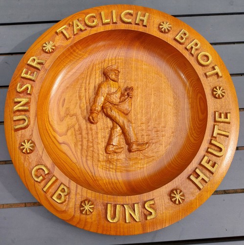Schöner wandteller aus holz - aus,
