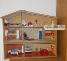 LUNDBY Puppenhaus mit extra Etage und Möbel / Puppen - Vintage -70er Jahre